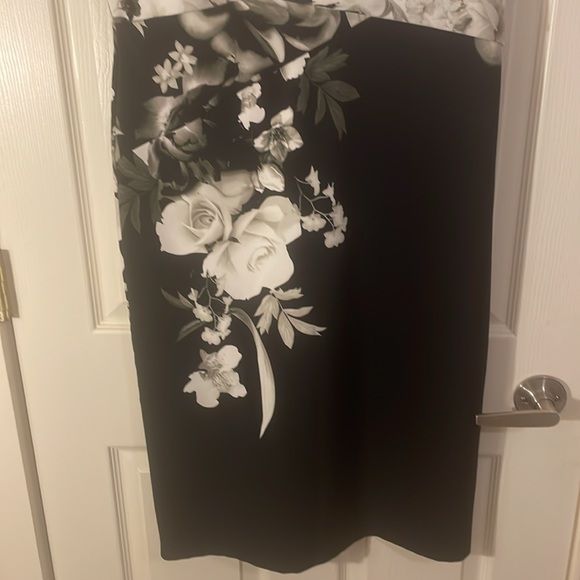 🖤Reitman’s Classy black and Ivory floral dress - Picture 3 of 10